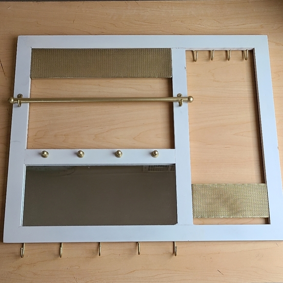 Nicole Miller Contemprary Wall Jewelry Organizer Home Decor - Picture 2 of 14